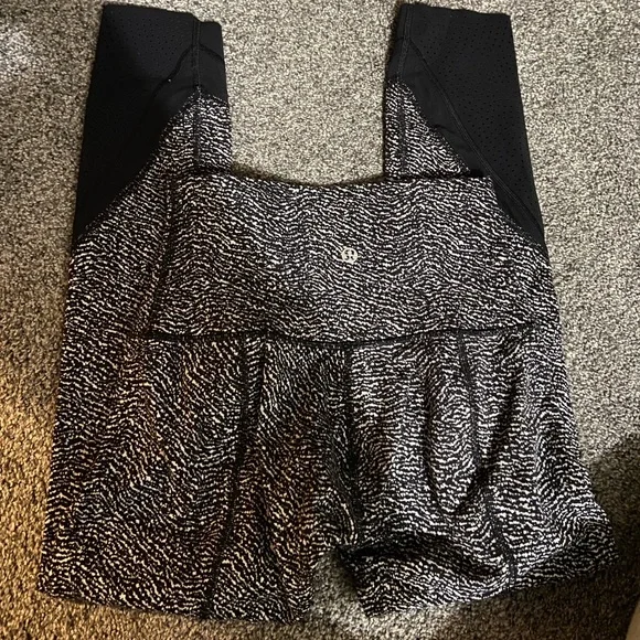 Lululemon leggings - Picture 2 of 3